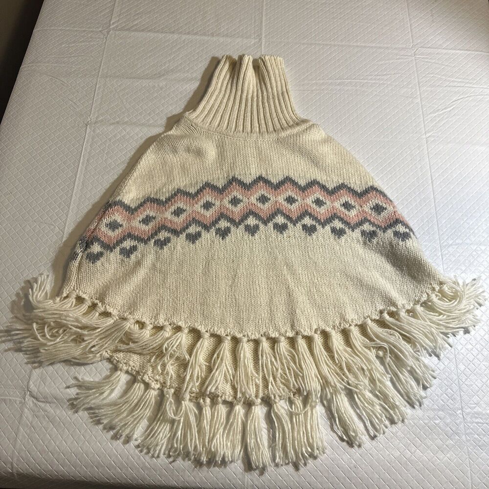 H&M Girls Cream Knit Poncho Turtleneck Youth 12-14 M;‎ Fringe